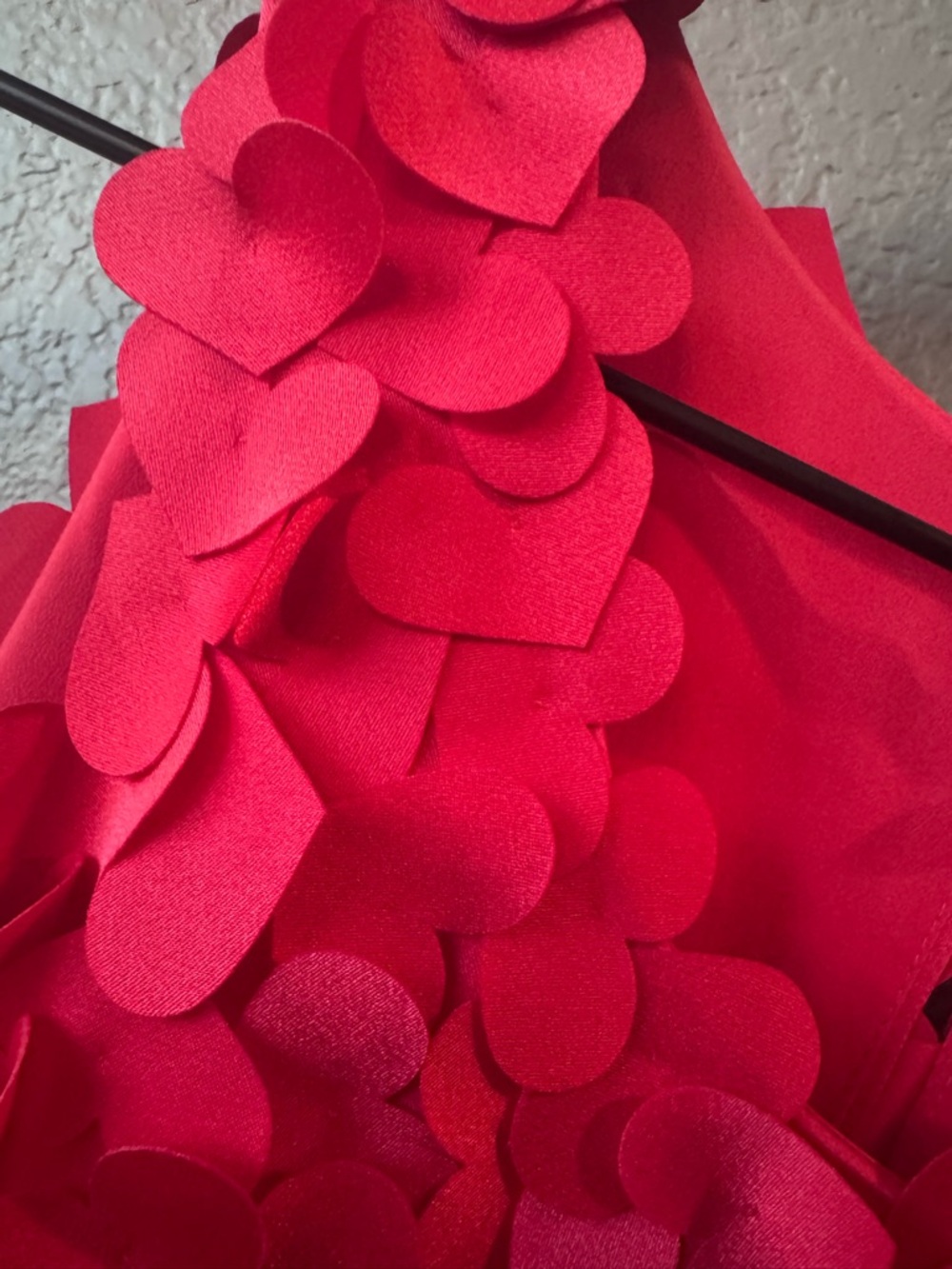 BCBGMaxAzria Red Sleeveless Heart Appliqué 3D Dress Size 0 Artsy Valentines - Picture 7 of 10